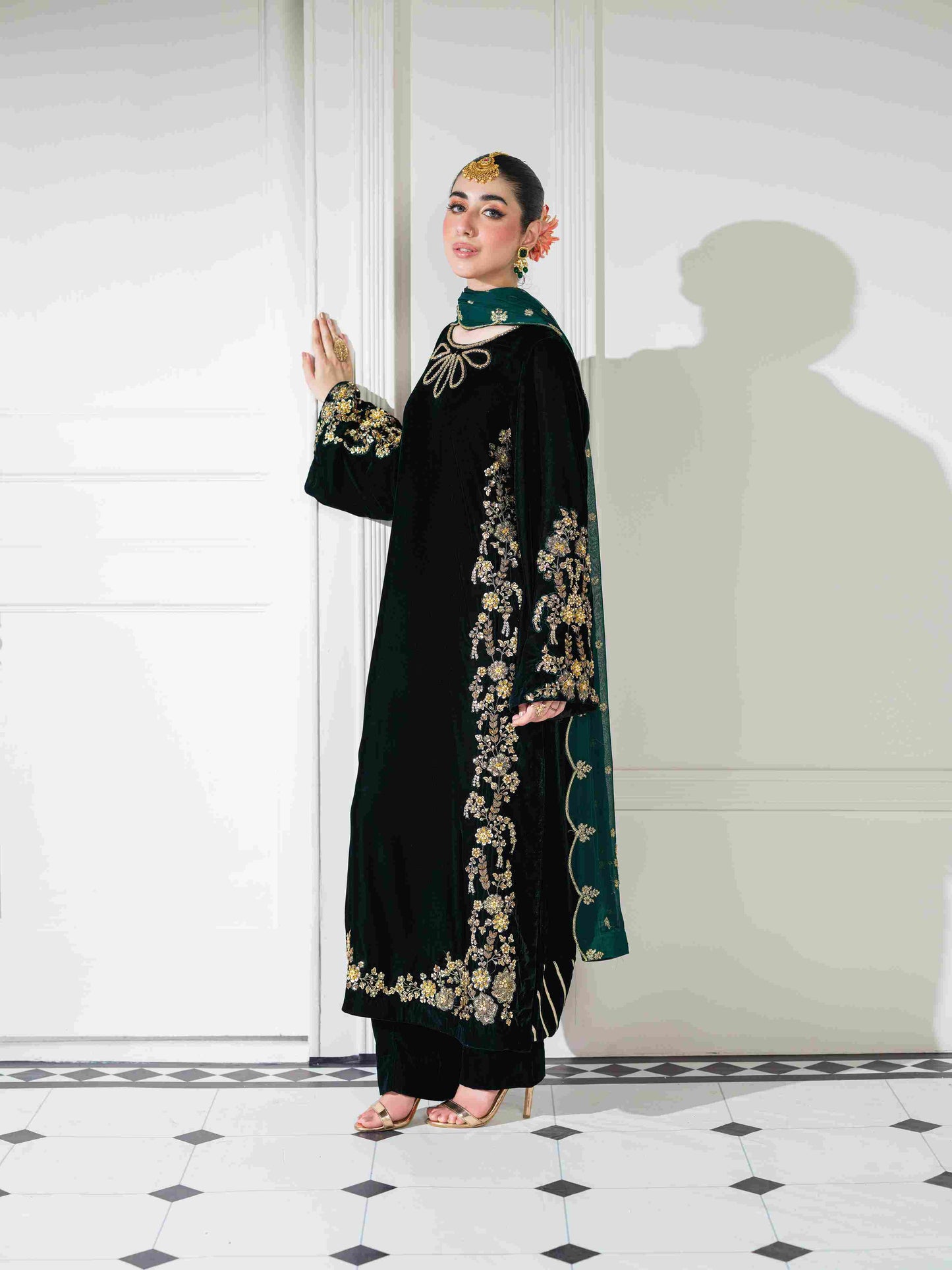 VELVETS '25 (Bottle Green-Gold)