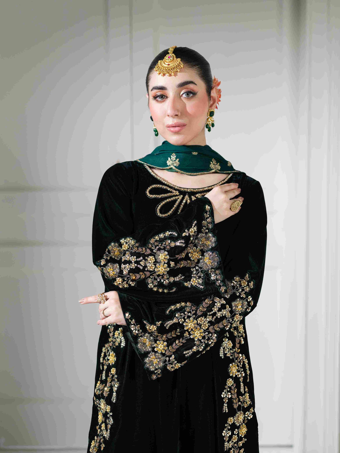 VELVETS '25 (Bottle Green-Gold)