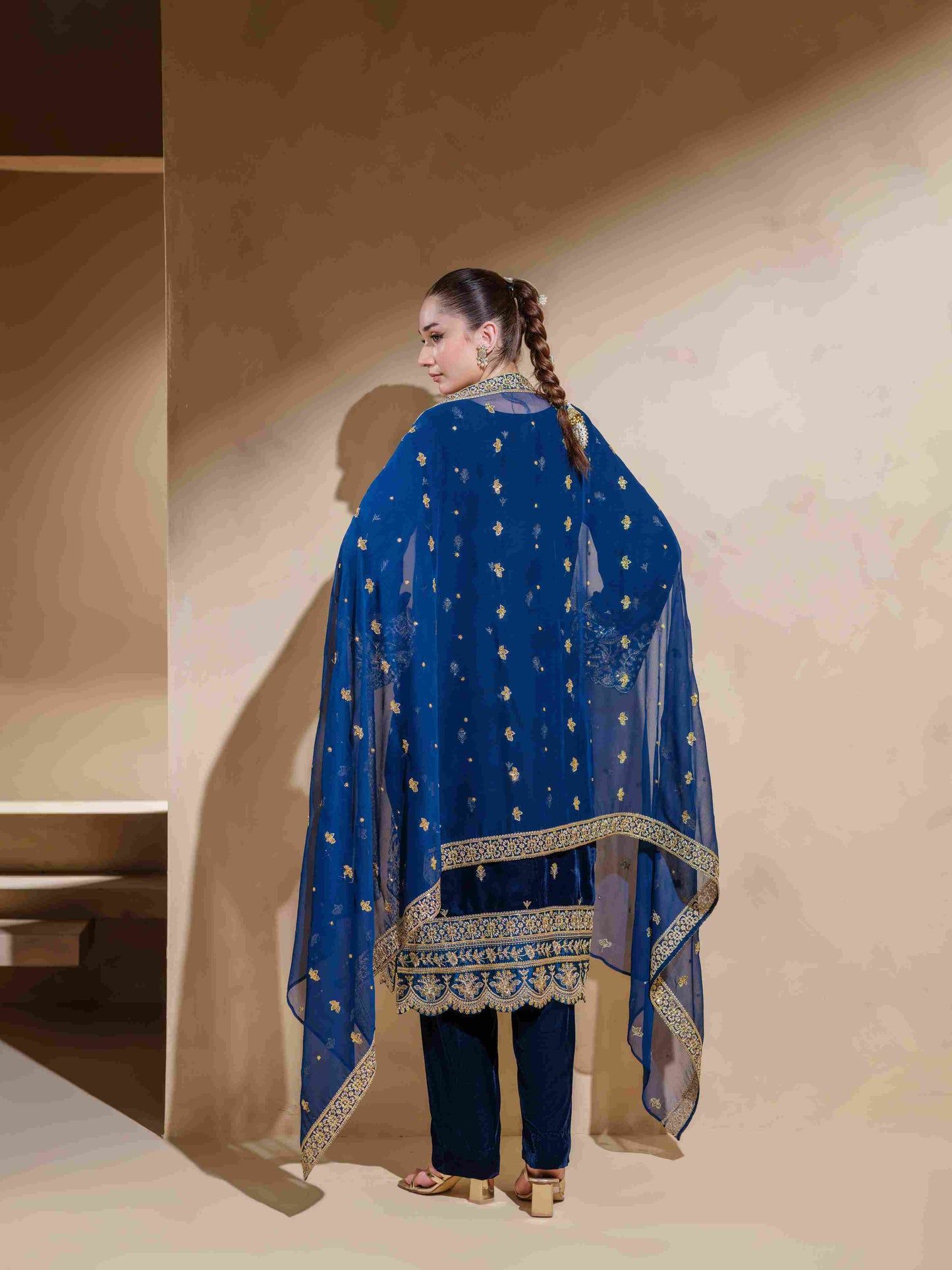 VELVETS '25 (Indigo-Gold)