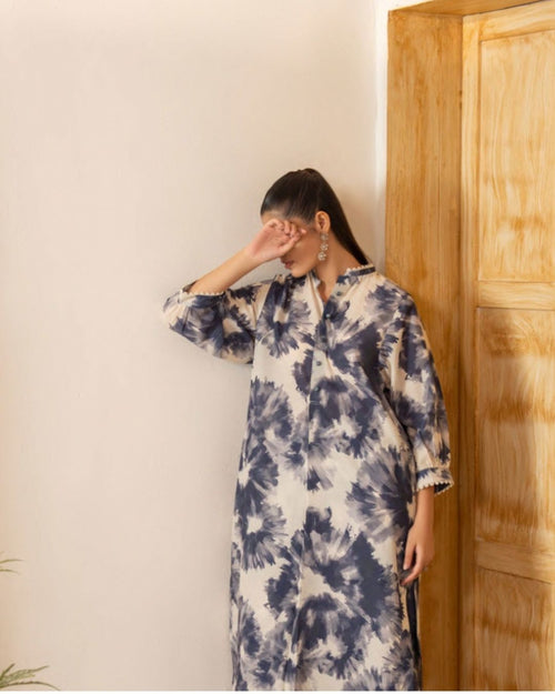 Dawwama (Blue & Off-white)