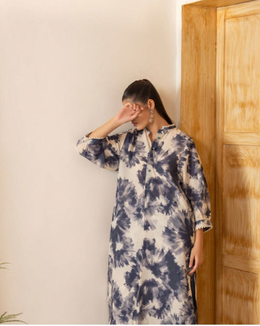 Dawwama (Blue & Off-white)