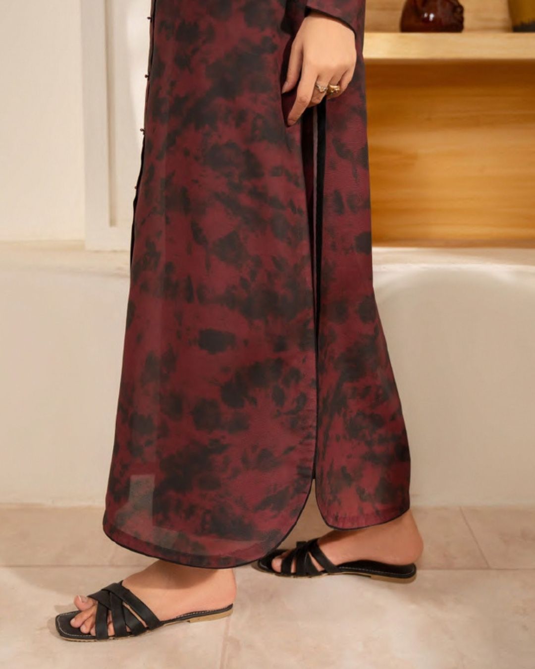 Dawwama (Black & Maroon)