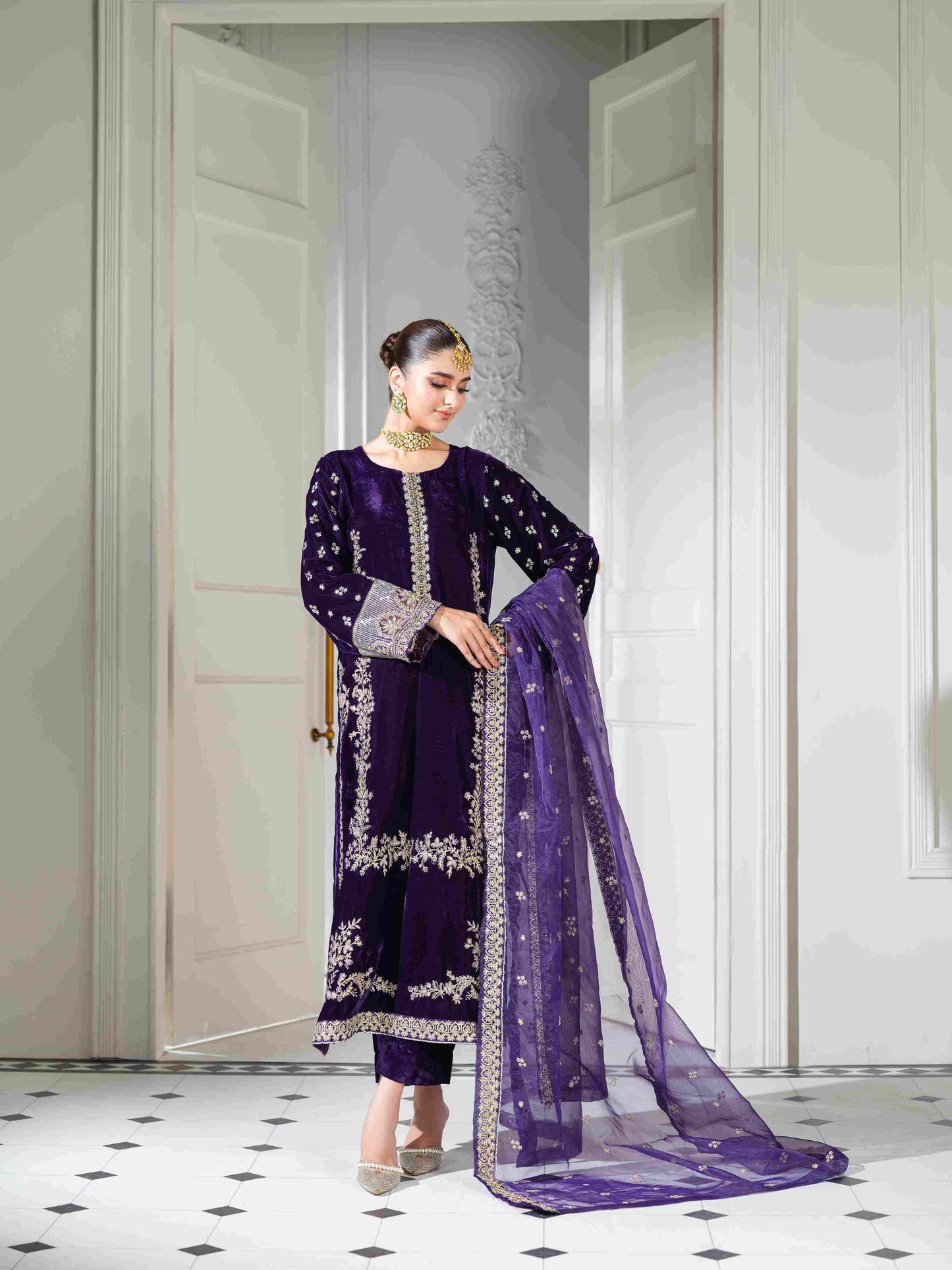 VELVETS '25 (Violet-Gold-Silver)