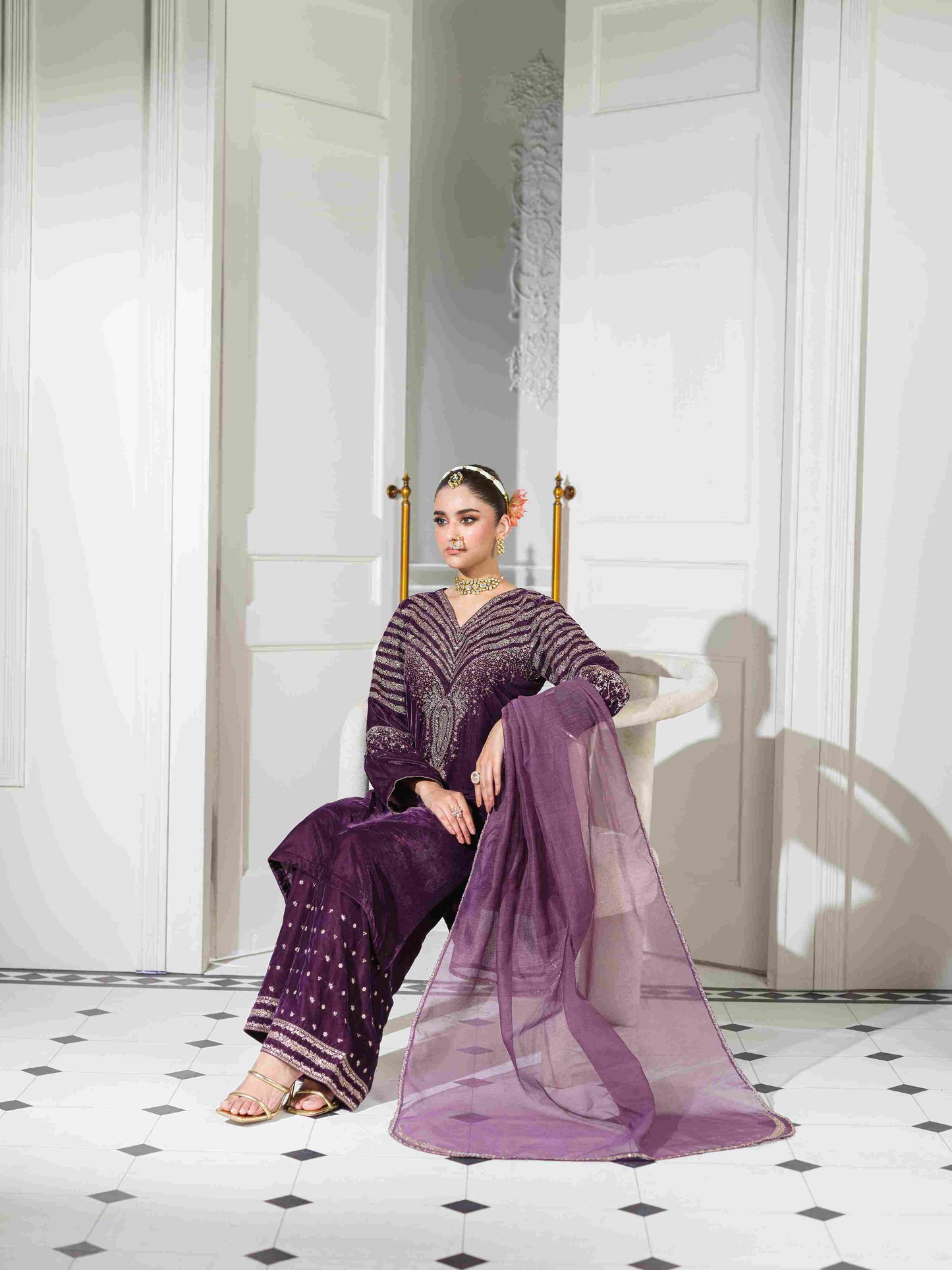 VELVETS '25 (Violet-Gold)