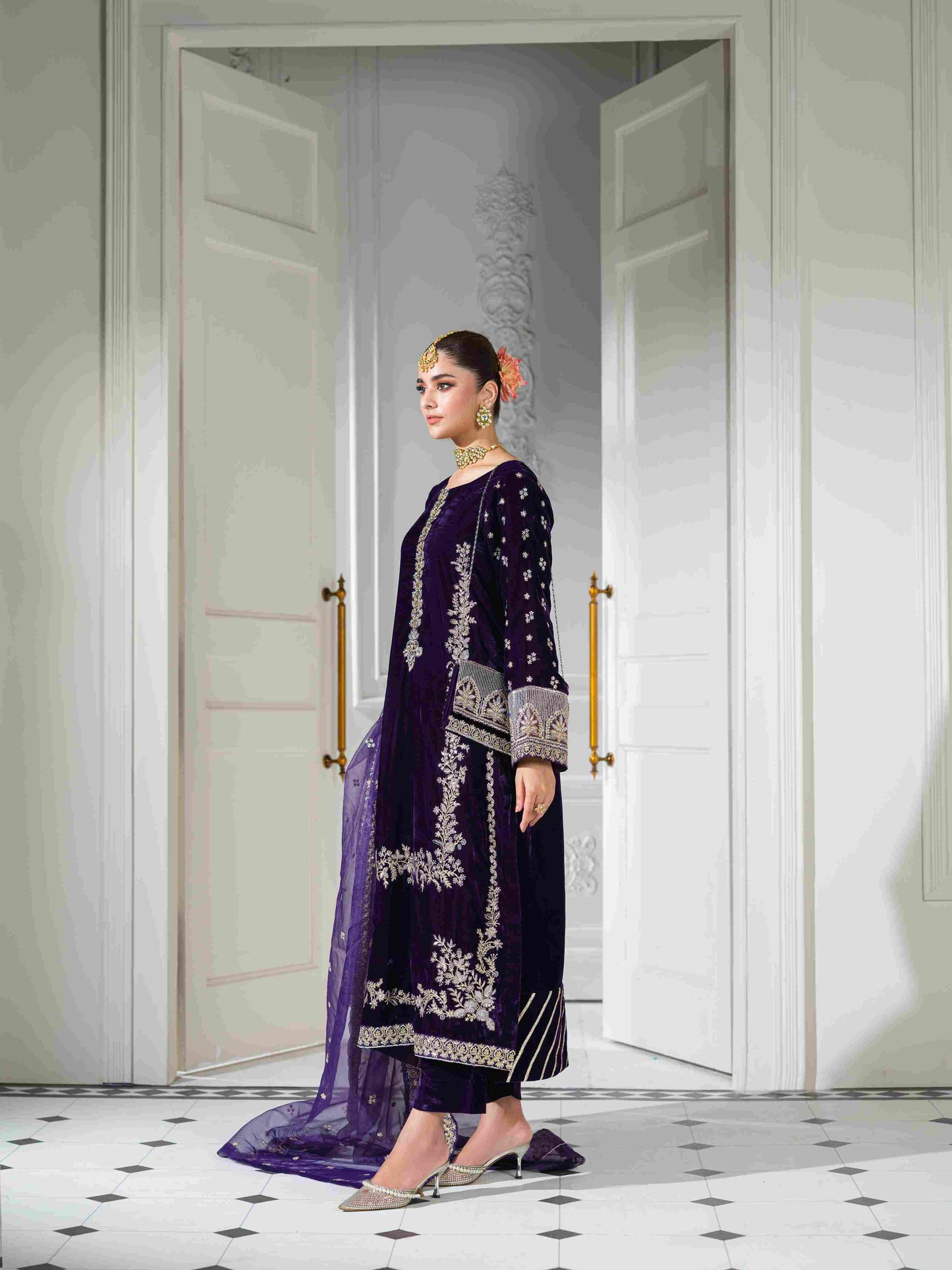 VELVETS '25 (Violet-Gold-Silver)